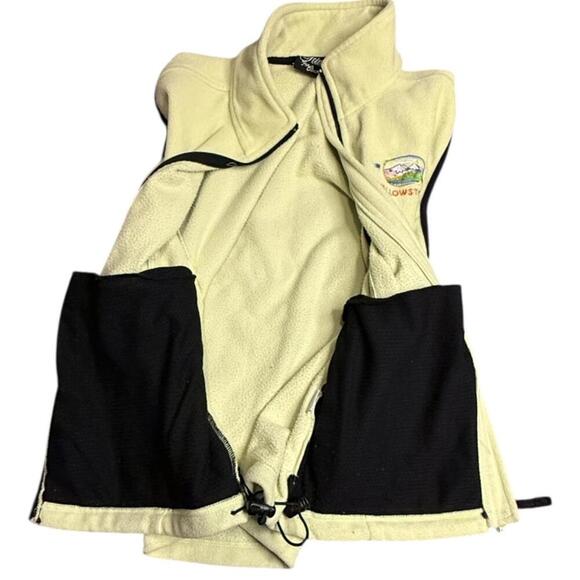 Yellowstone fleece vest cream zip up L soft warm outdoor travel layering piece - Picture 3 of 8